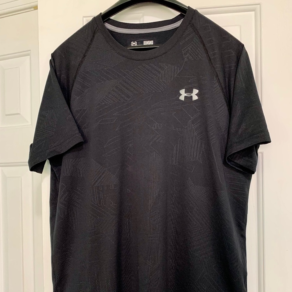 Men's Under Armour Black t-shirt